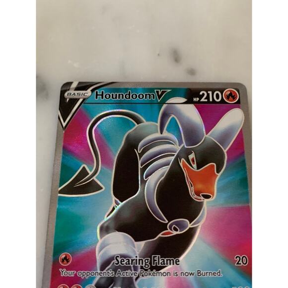 Houndoom V Pokemon Card - Picture 4 of 8
